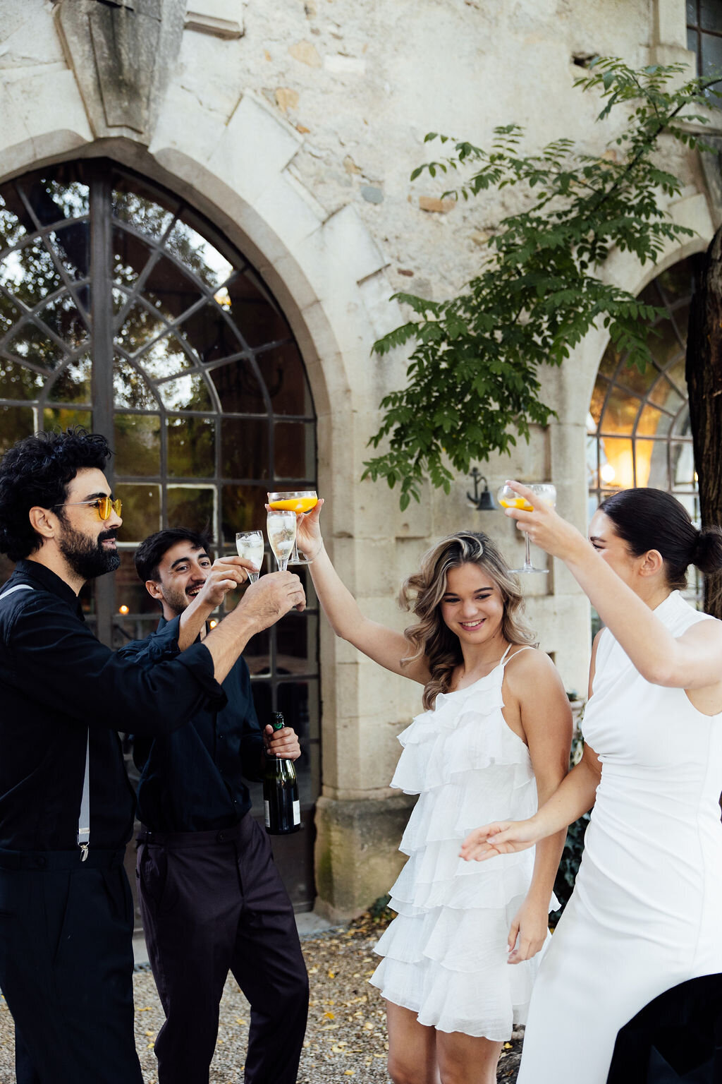 elegant-cocktail-reception-chateau-d-agel