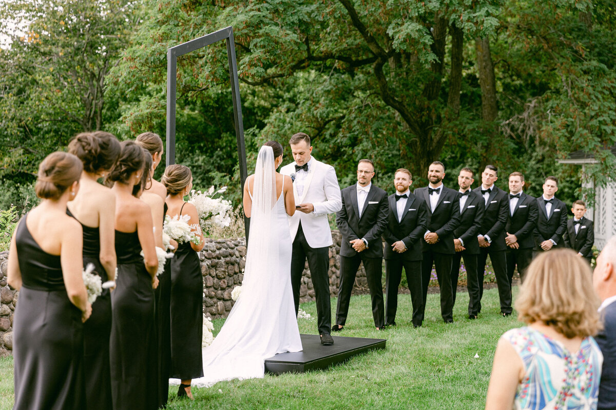 outdoor-wedding-ceremony-upstate-new-york