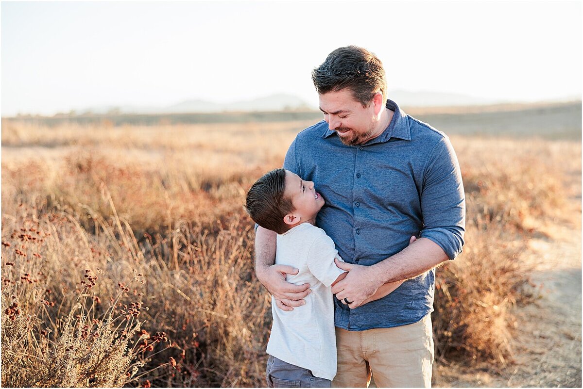 Family-Photos-in-the-Field-Southern-California_0005