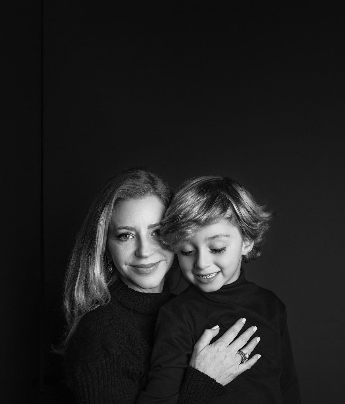 04a - lisset galeyev family portrait photography studio in miami