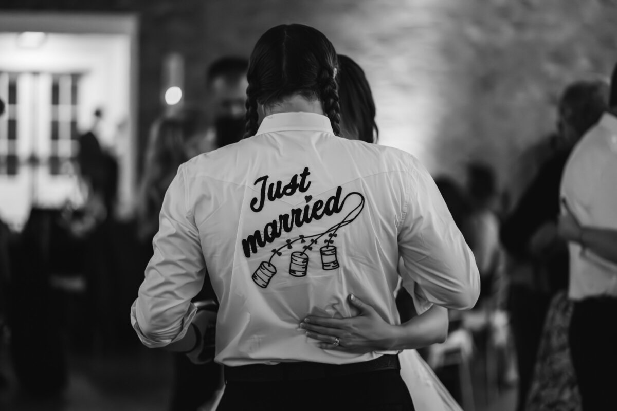 black-and-white-wedding-dance-photos-kentucky-1