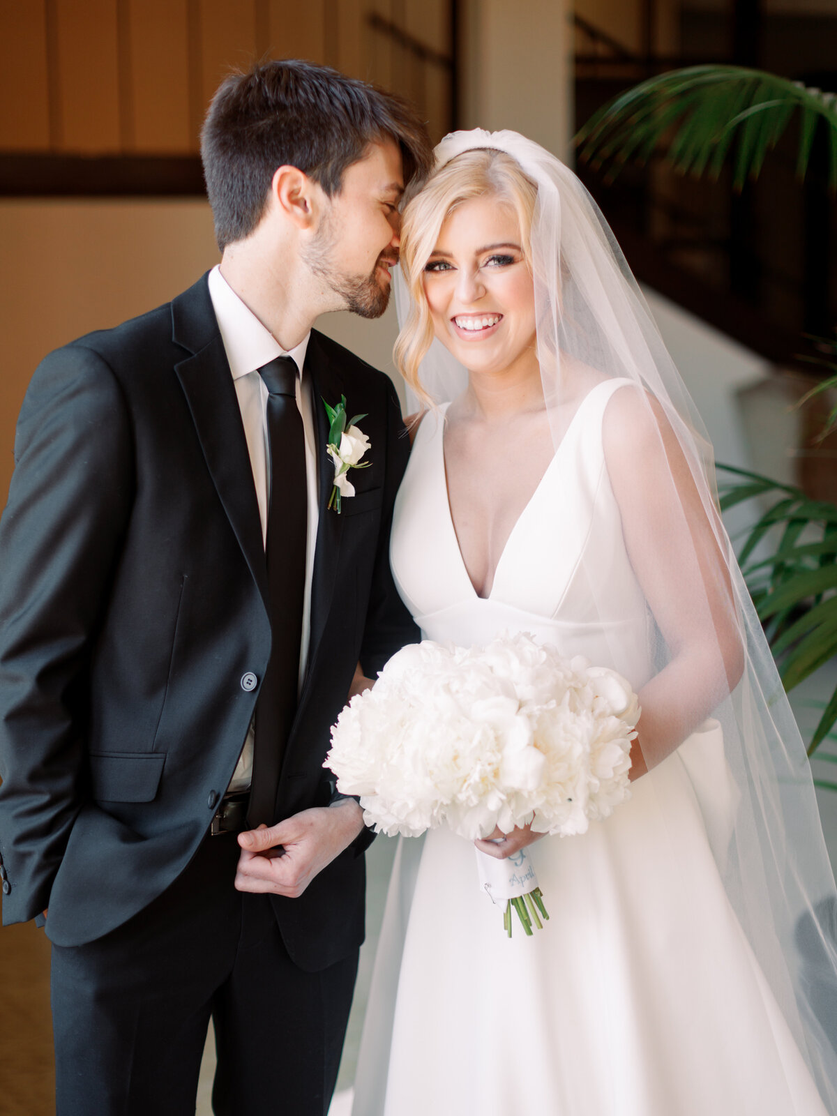 Matthew and Holly Wedding at Oklahoma City Golf and Country Club OKC Wedding Photographer Laura Eddy-108