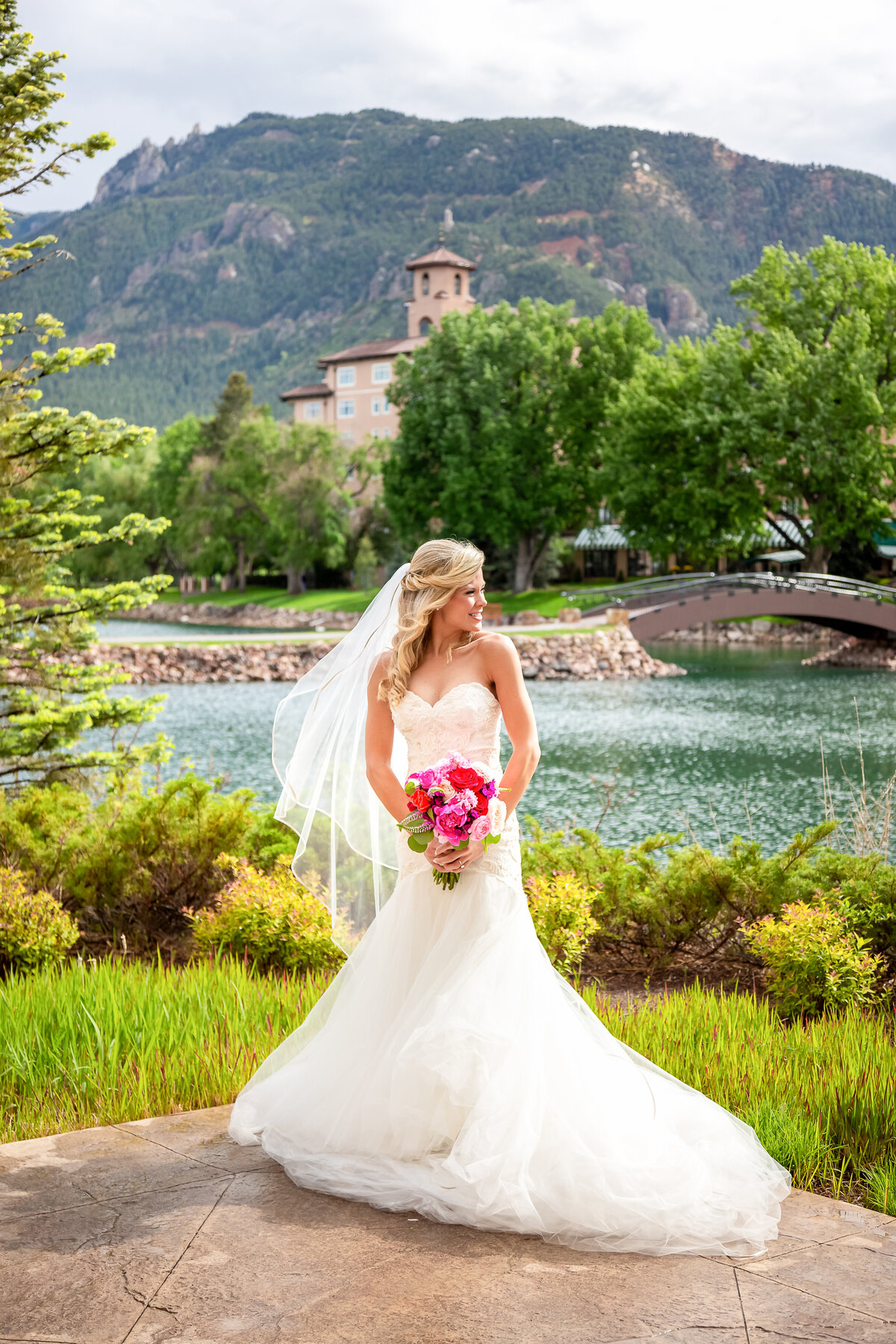 Lakeside Terrace Bride at the Broadmoor
