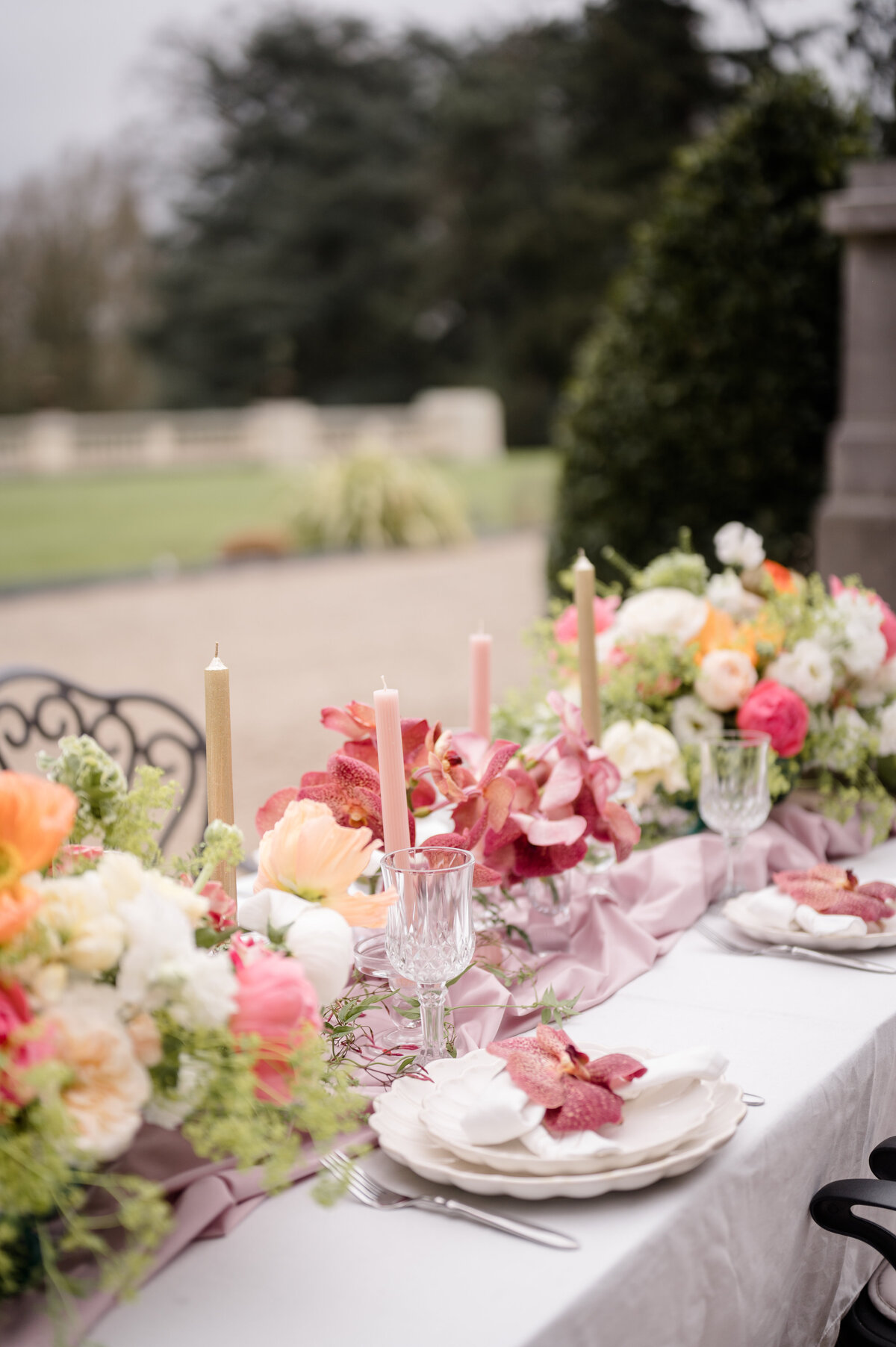 getting married at chateau bouffemont wedding planner paris