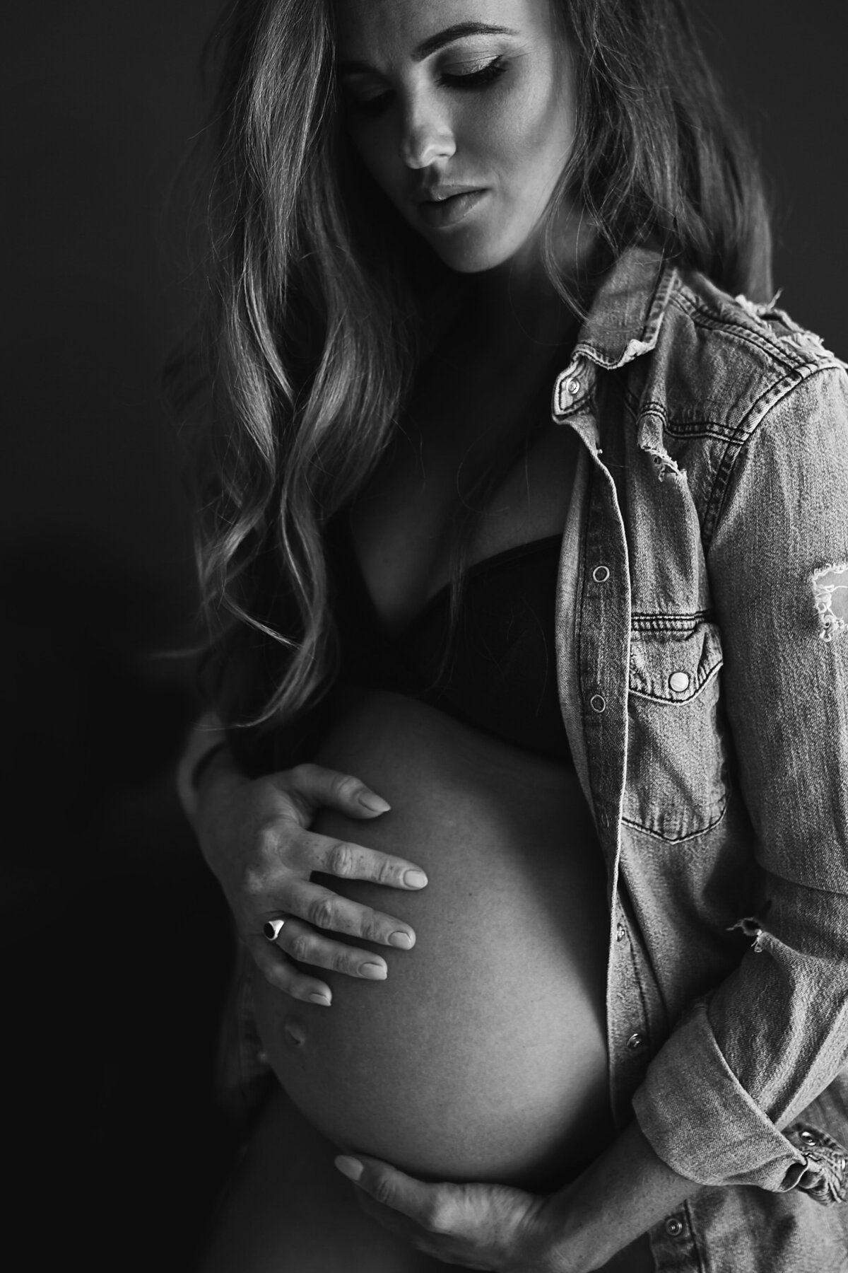 black and white maternity bump photography studio