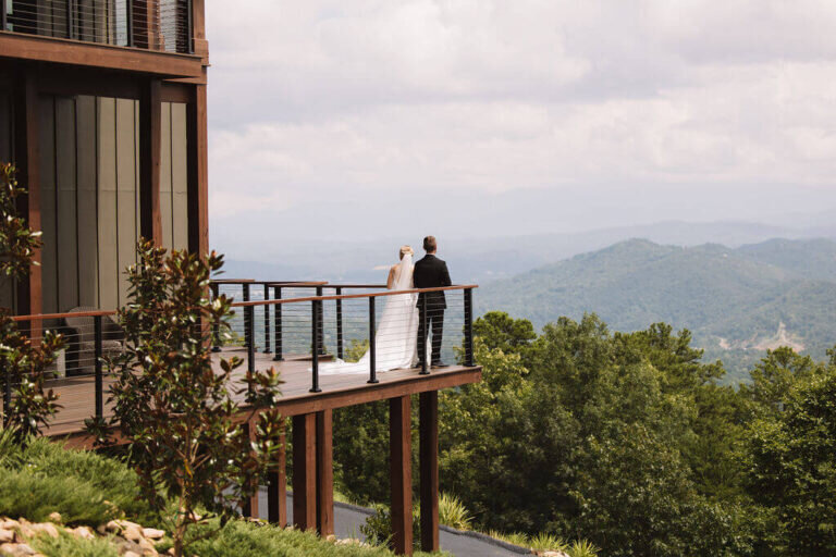 summer-mountain-destination-wedding-572-768x512