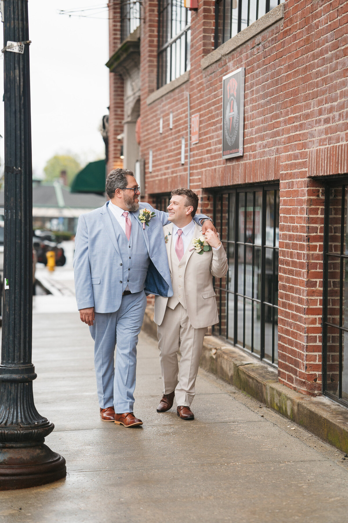 Peabody Essex Museum wedding photography blending contemporary design with candid emotional storytelling.