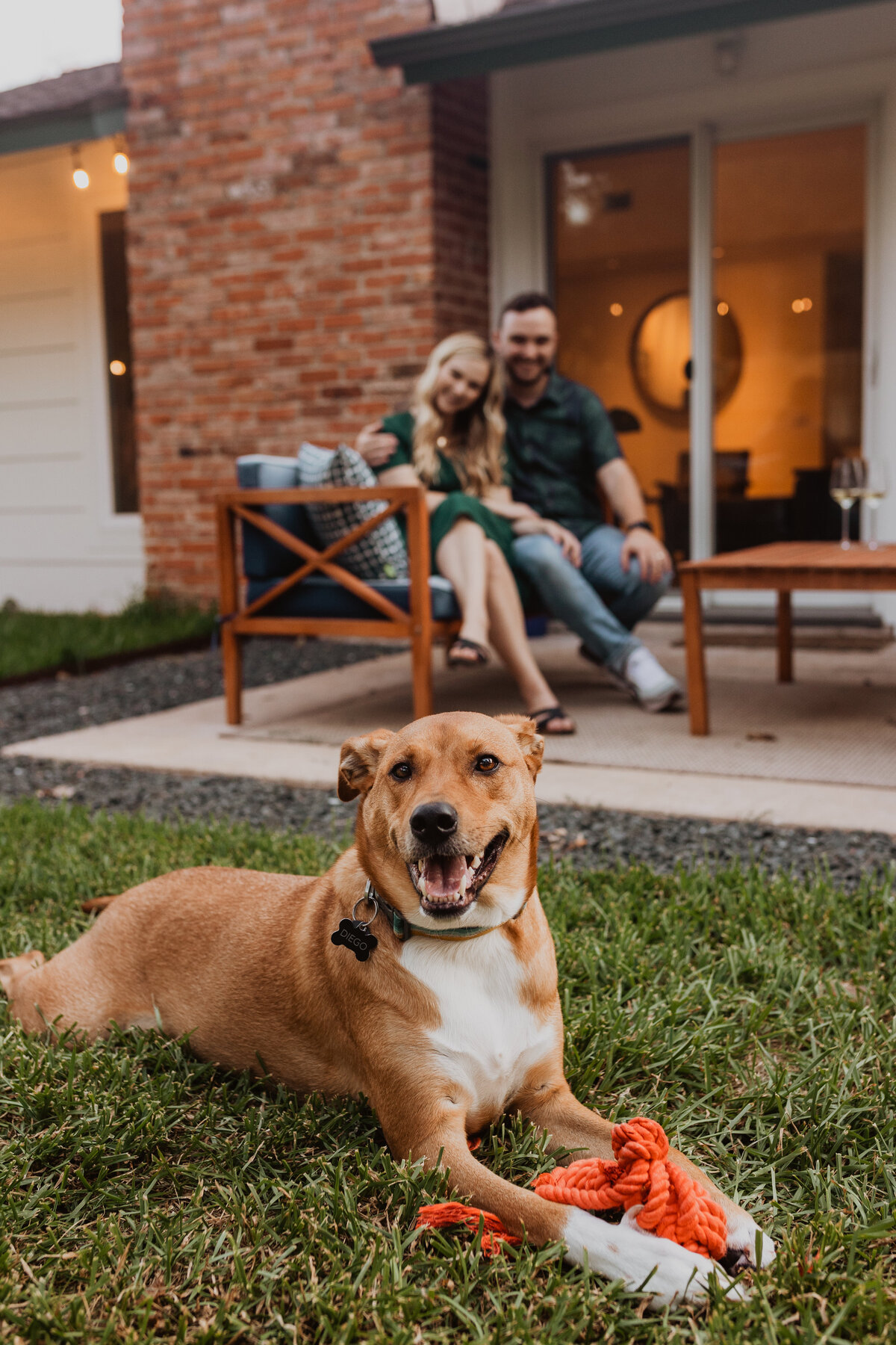 TessLesliePhotos-in-home-couple-session-with-dog-041