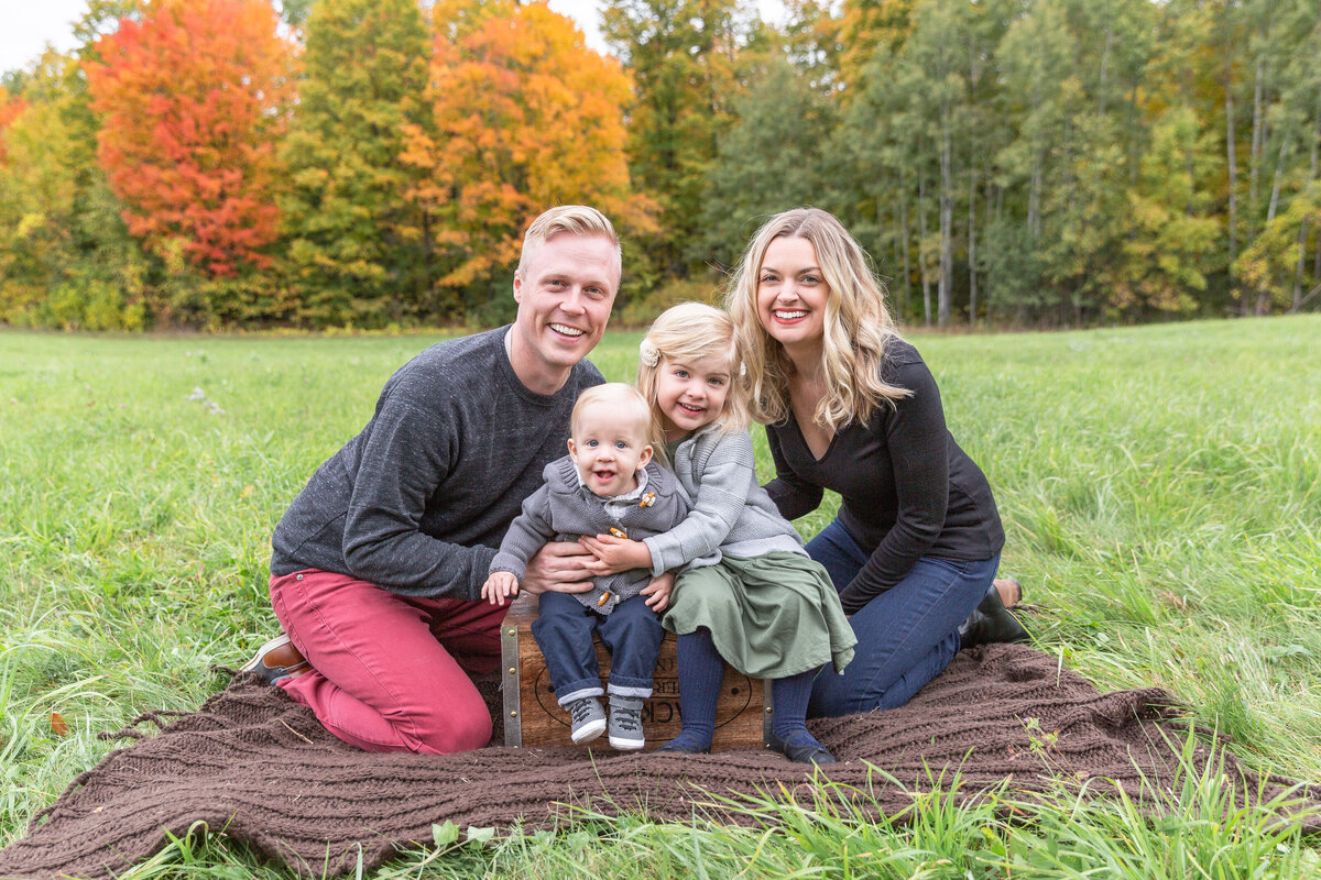 ottawa-fall-family-photographer-grey-loft-studio-8