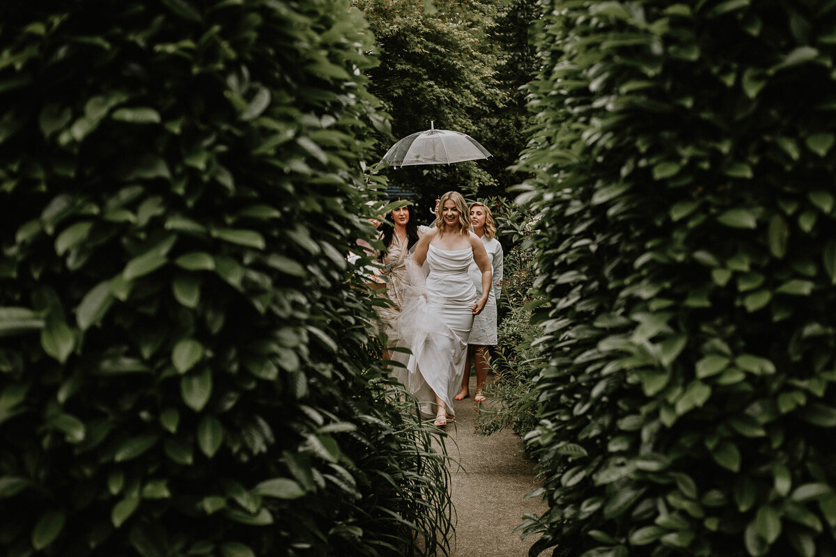 the-godards-Vancouver-wedding-photographer-getting-ready-8