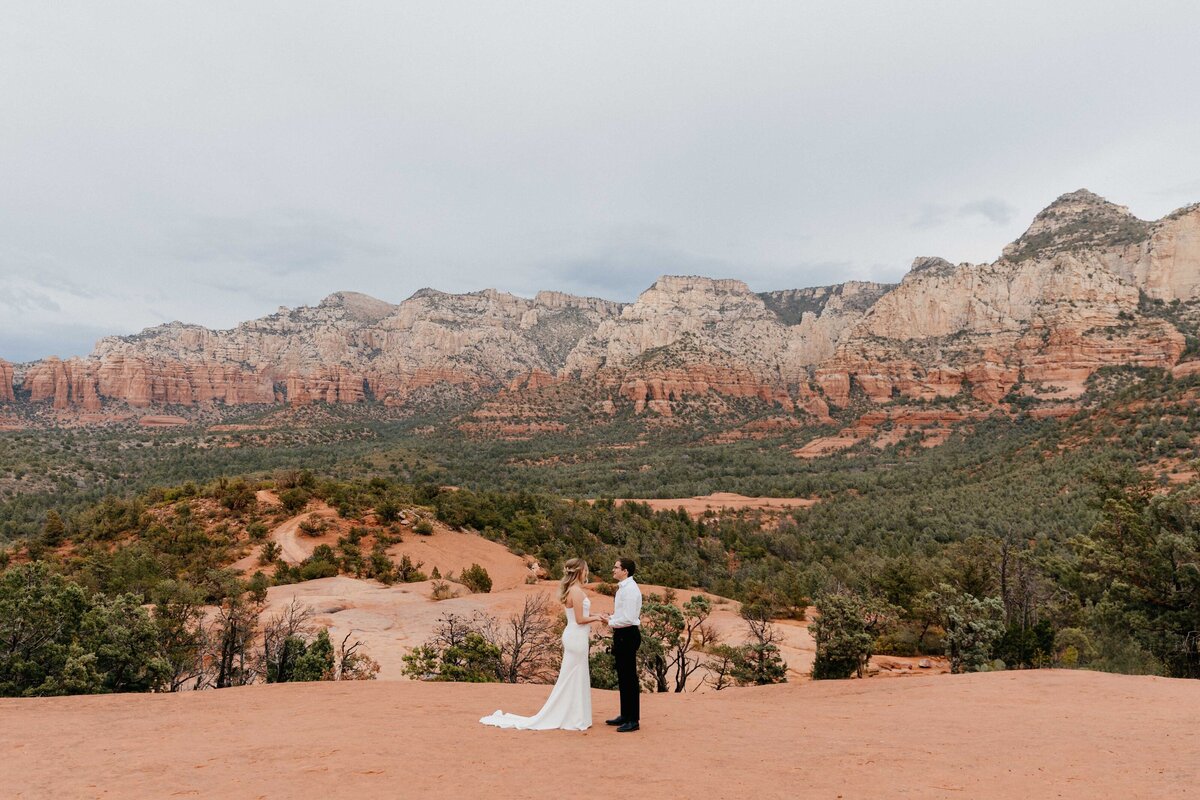 Sedona-Arizona-Desert-Elopement-Wedding-Photography_0005