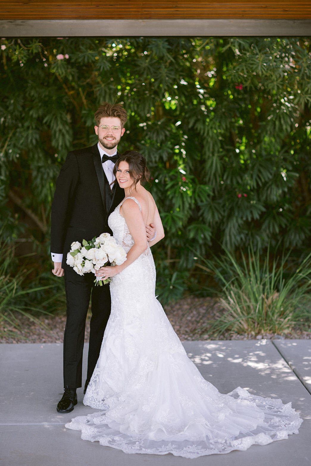 Soft and Romantic Wedding at Lotus House in Las Vegas - 12