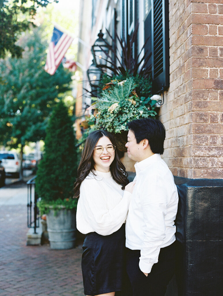 Chelsea&Wes-OldTownAlexandriaEngagementSession-BaltimoreMarylandHybridWeddingPhotographer-NicoleSimenskyPhotography-3