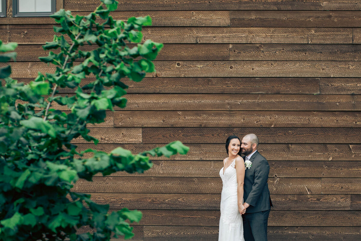 Barn-at-Countryside-Wedding-Oregon-aniko-6