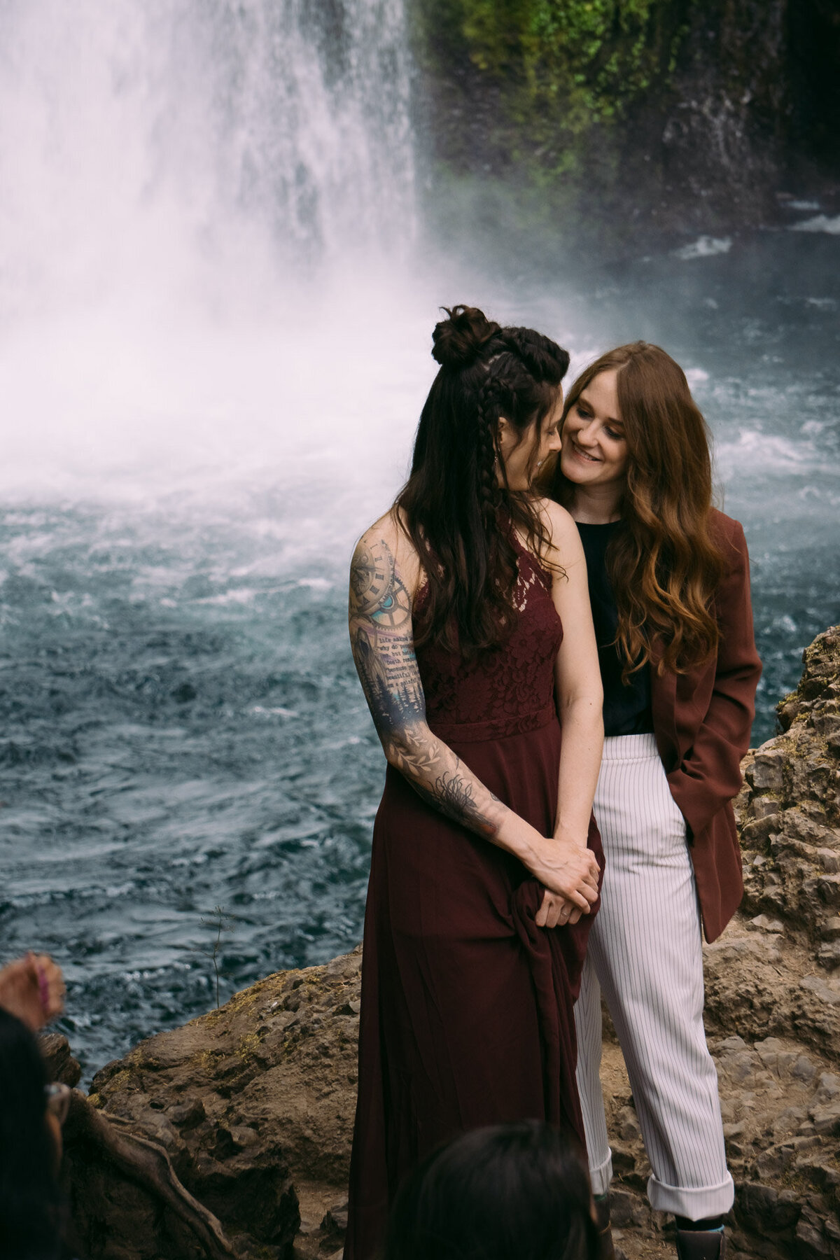 oregon waterfall elopement