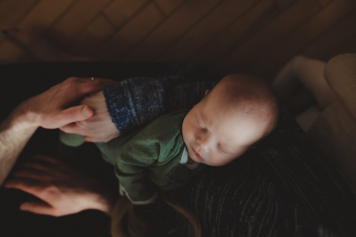 Lindsay-wilson-photography-in-home-newborn-14