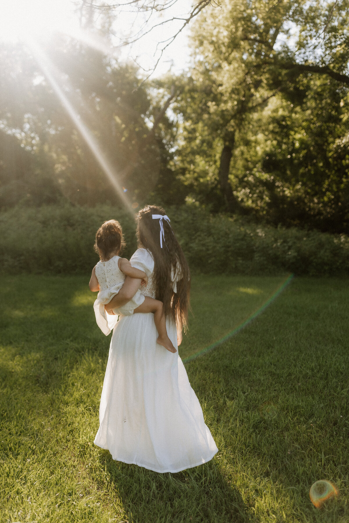 mommy and me michigan family photographer field wildflowers-2
