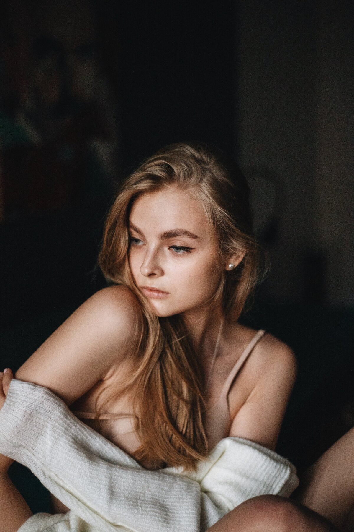 pexels-anna-alexes-7682771