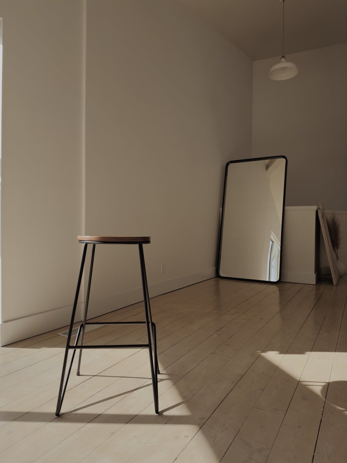 A creative studio space for photoshoots, photographers, content creators, and brands in South Surrey White Rock Vancouver area