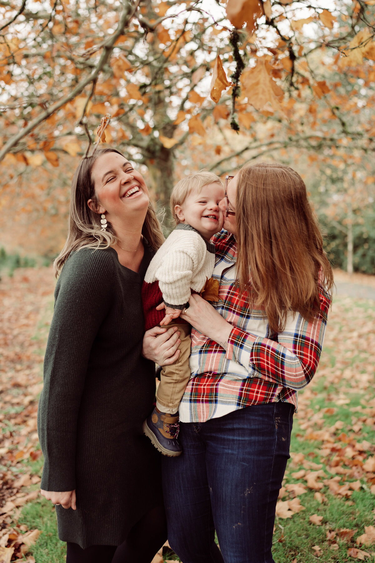 Portland-Holiday-Tree-Farm-Mini-Sessions-019