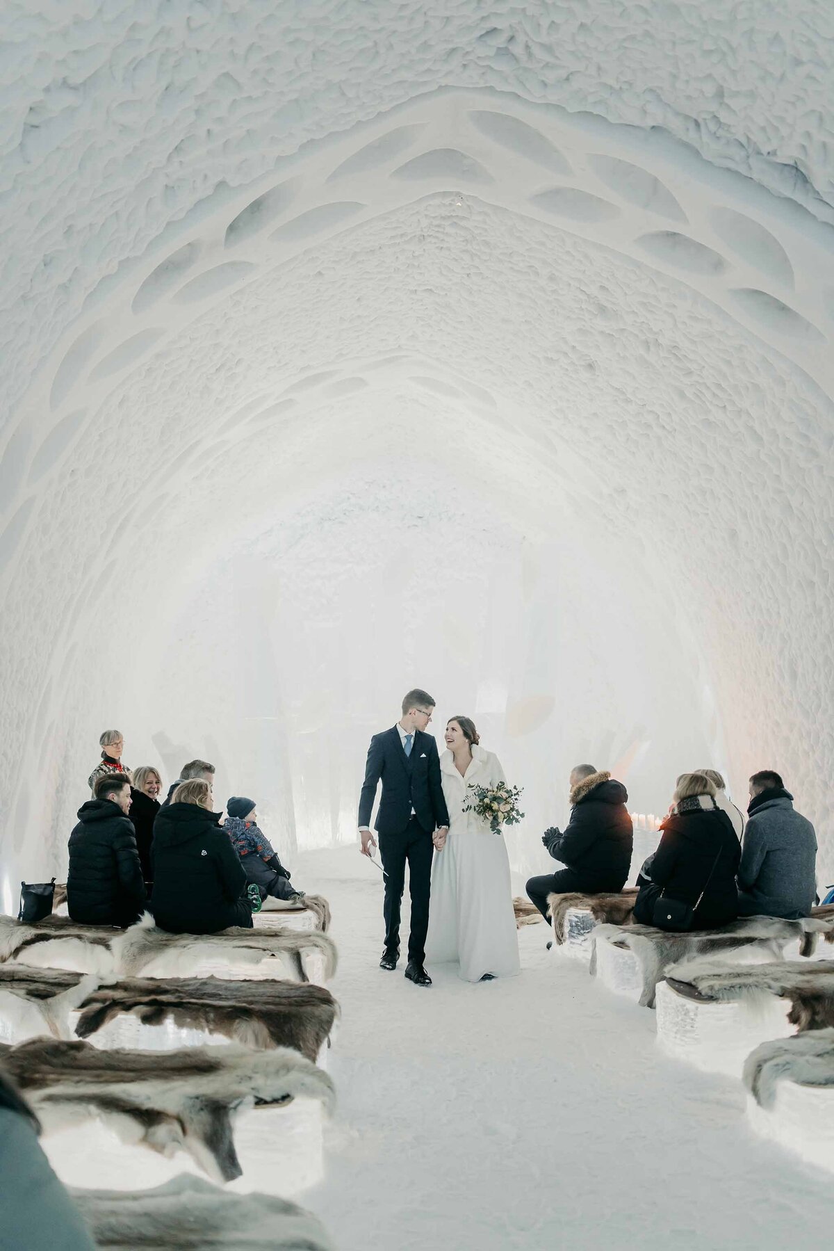 icehotel-weddings-winter-weddings-vinterbröllop-fotograf-kiruna-photographer-wedding-photographer048046