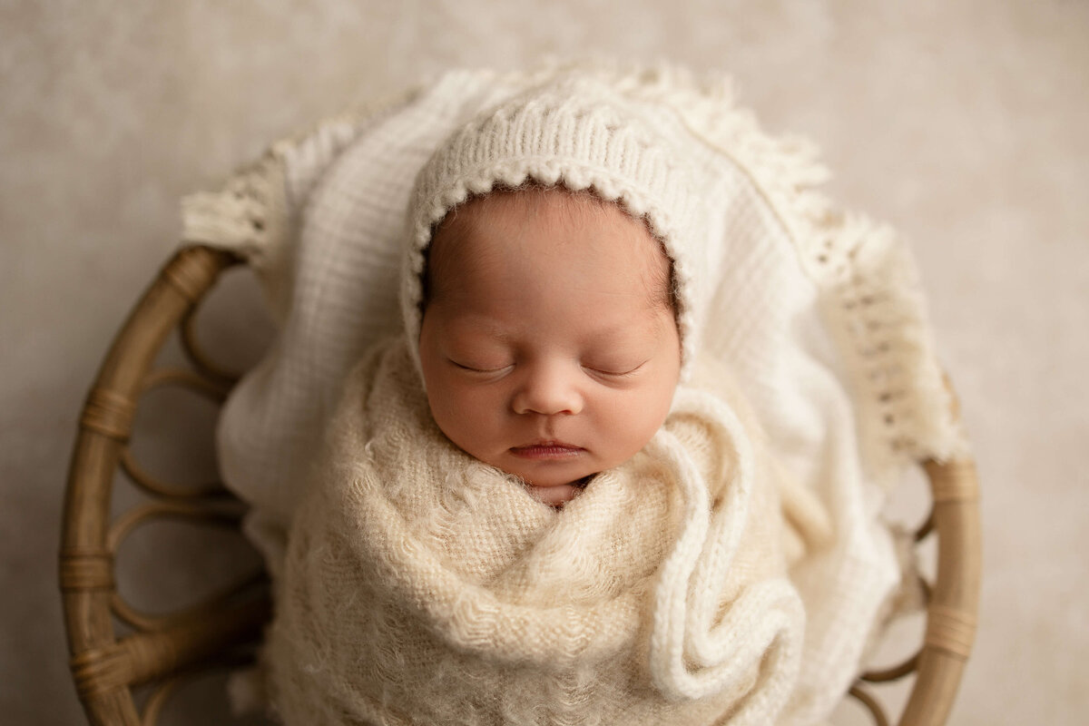 Milwaukee-Newborn-Photographer-35