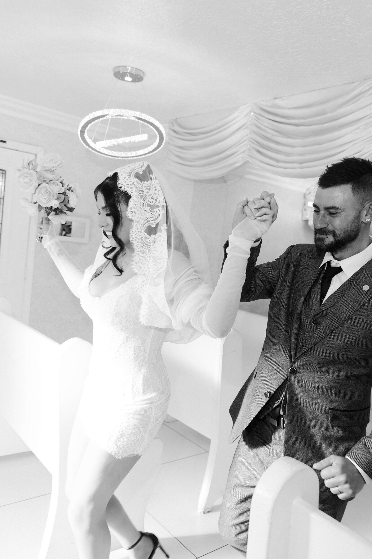 46riskyexposure_aimee-adrian_las-vegas-elopement-photography