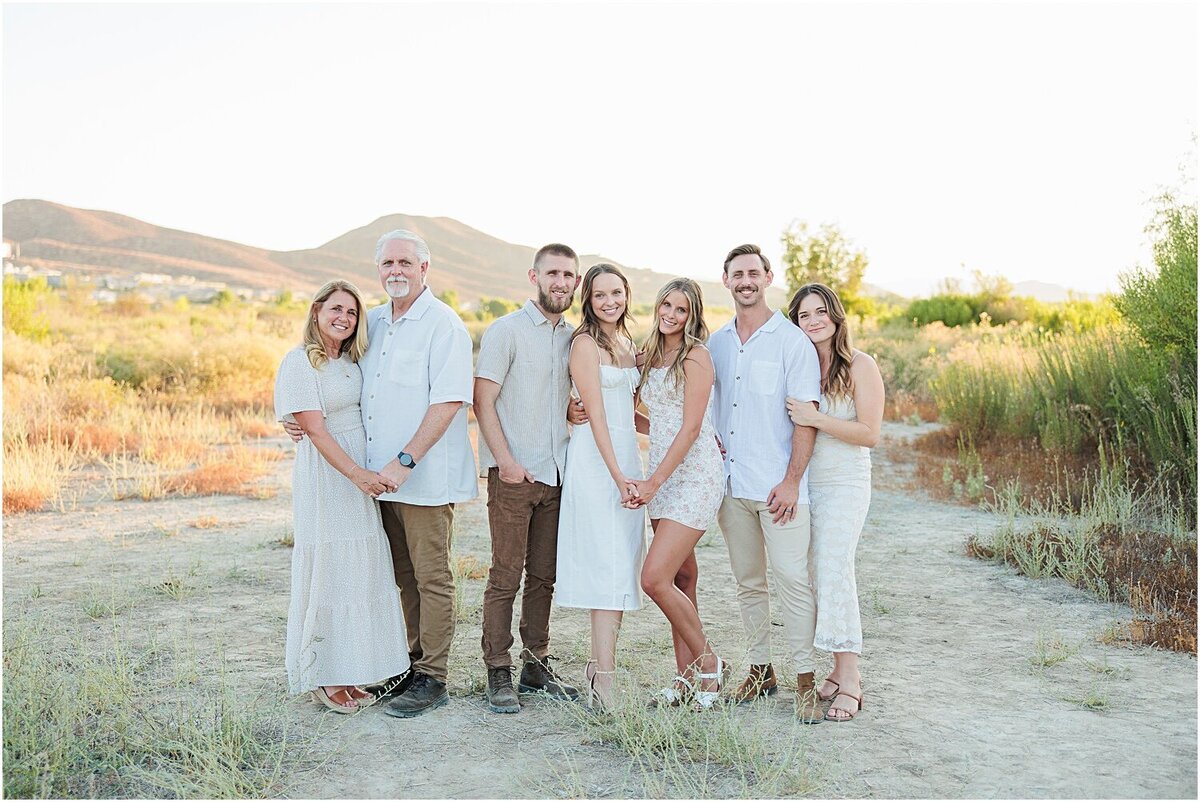 Neutral-Outfit-Insperation-Ideas-Family-Portraits-in-Menifee (29)