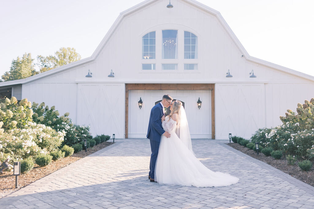 Heyward Manor Wedding Venue Stee Garman Light And Airy Photographer 0079