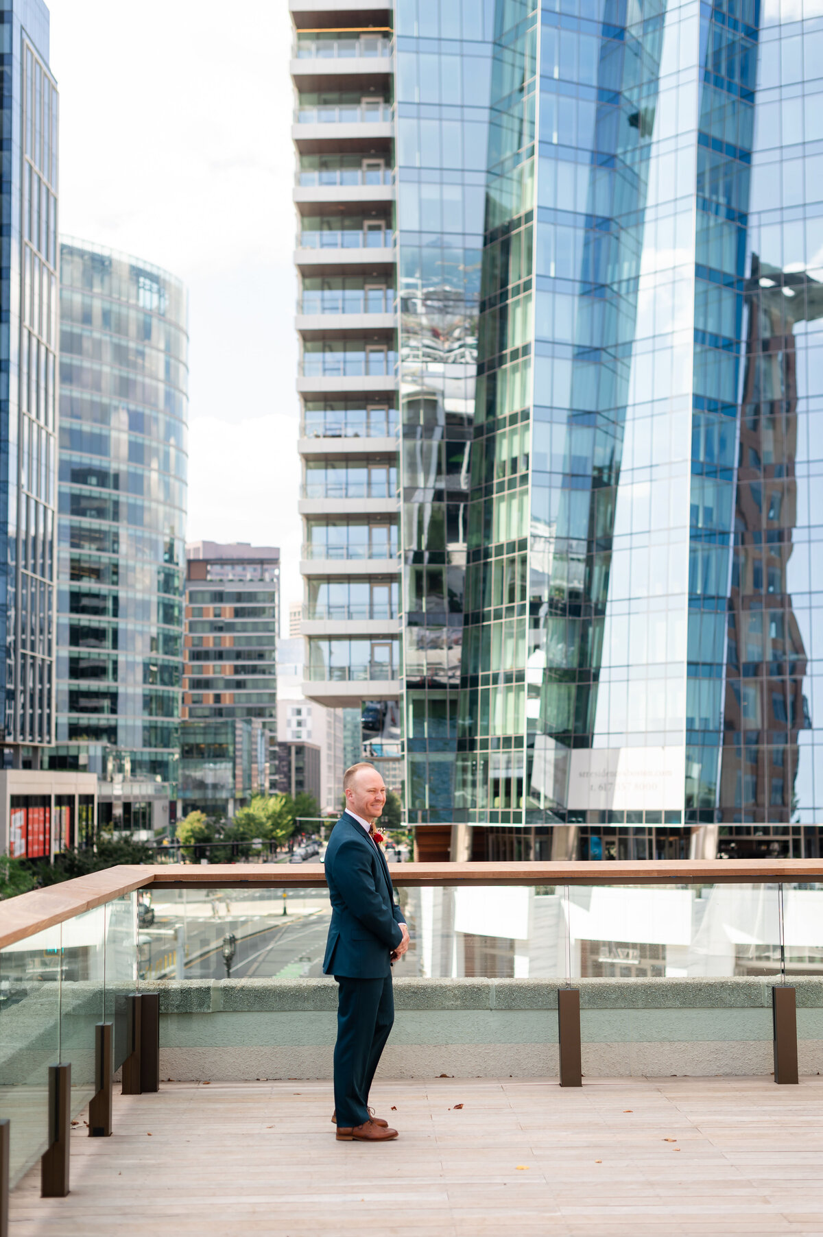colorful-seaport-wedding-boston-lisa-gilbert-photography-8