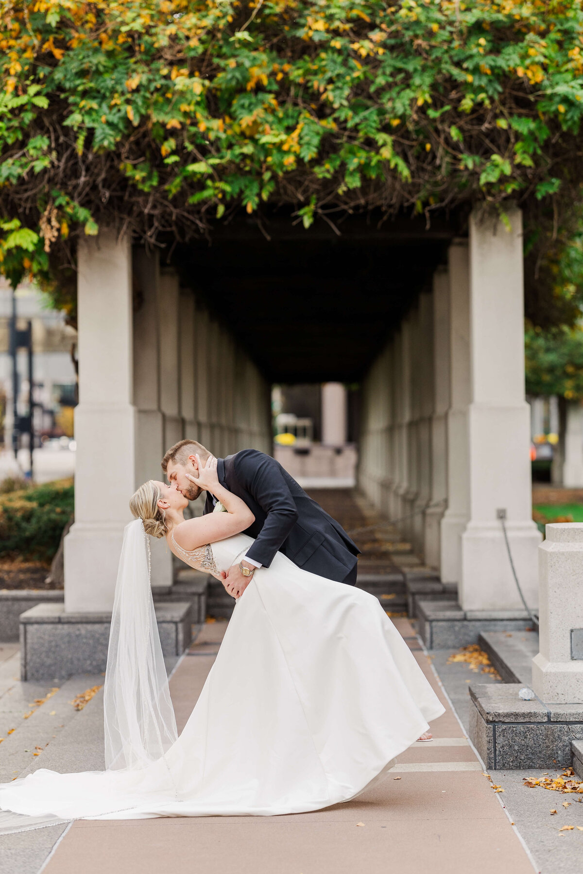 the-center-cincinnati-wedding (11)