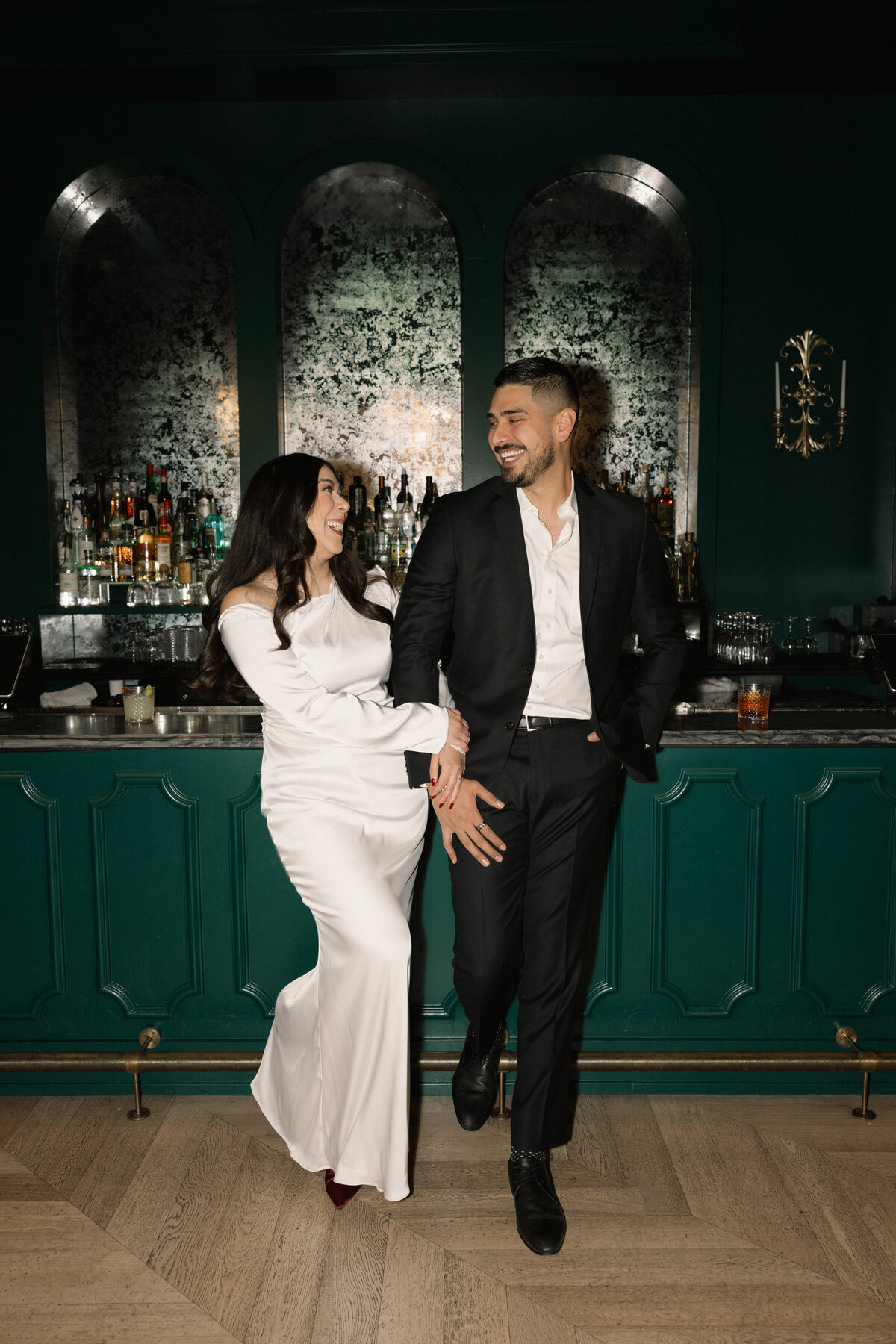 Austin-bar-engagement-photos_5938