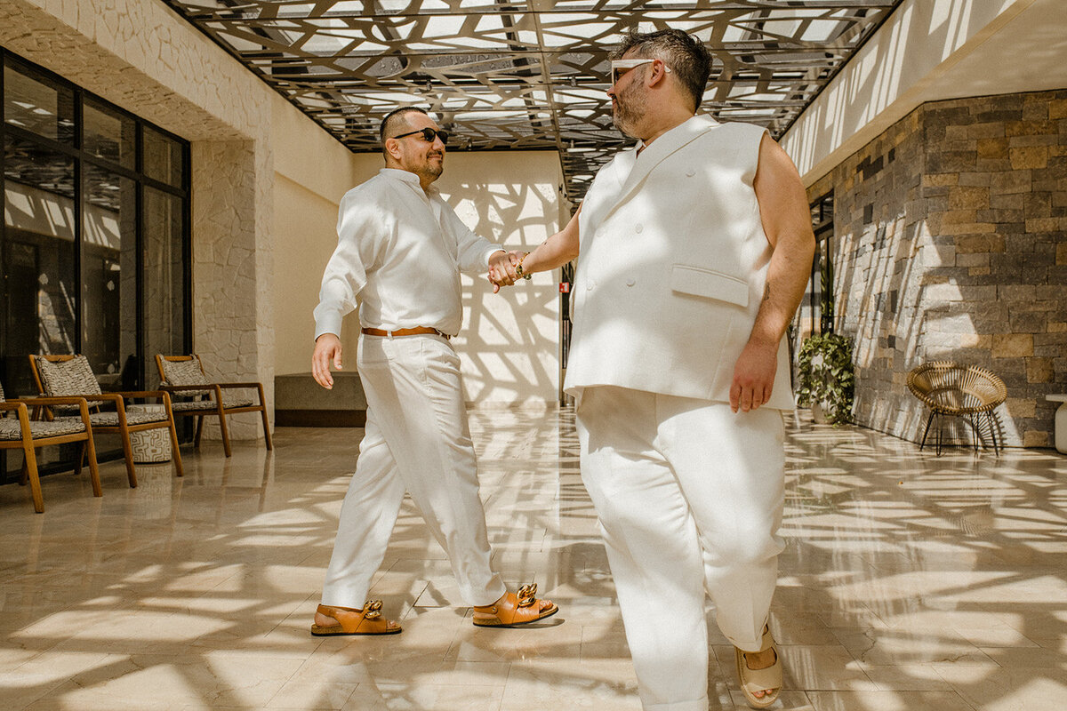 b-mexico-cancun-dreams-natura-resort-queer-lgbtq-wedding-couples-session-artsy-cool-02