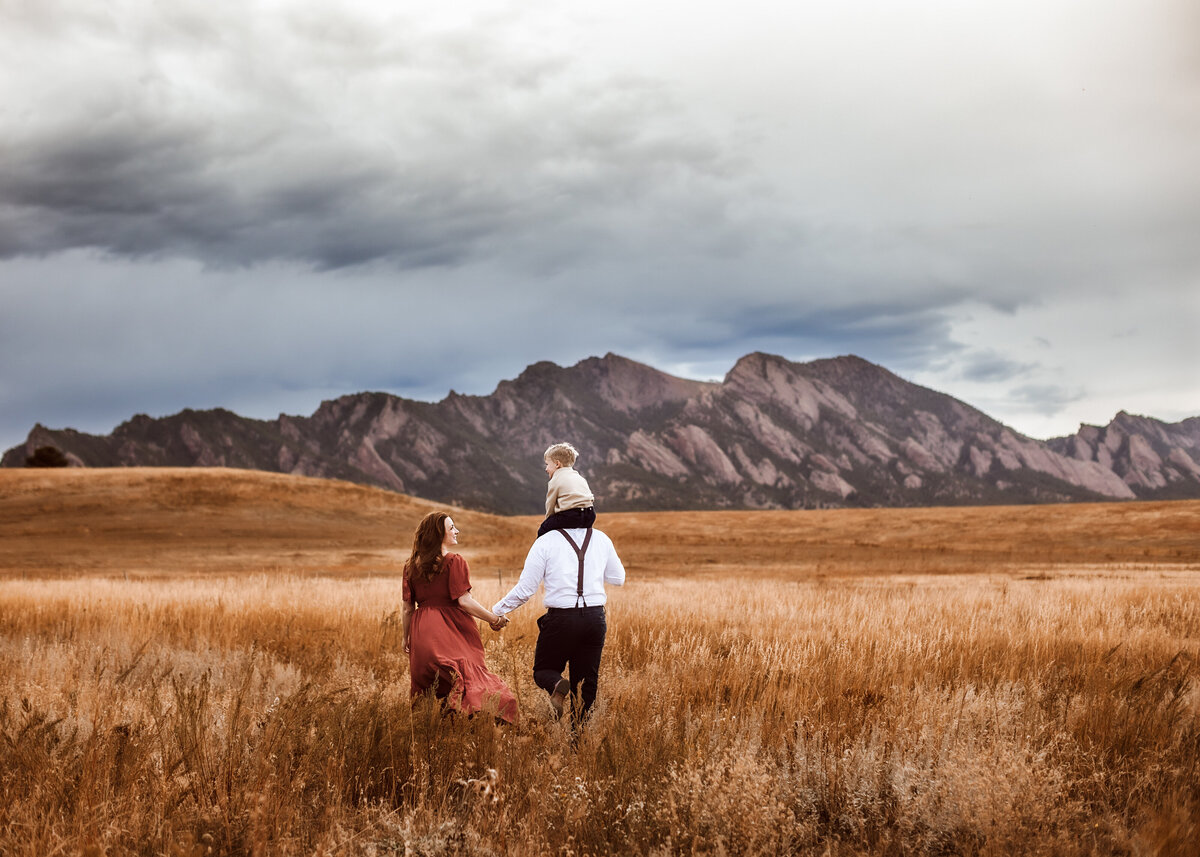 Stunning family portraits in foothills Denver colorado at sunset with Erin Jachimiak Photography