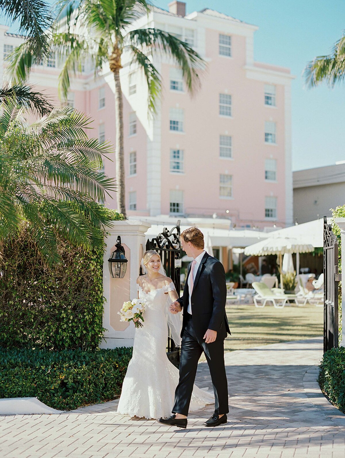 27PalmBeach_Edited13Ashton_Evan_PalmBeachWedding45-970Ashton_Evan_Wedding13FilmSelects_Ashton_Evan170235RLwo011511-R8-025-2