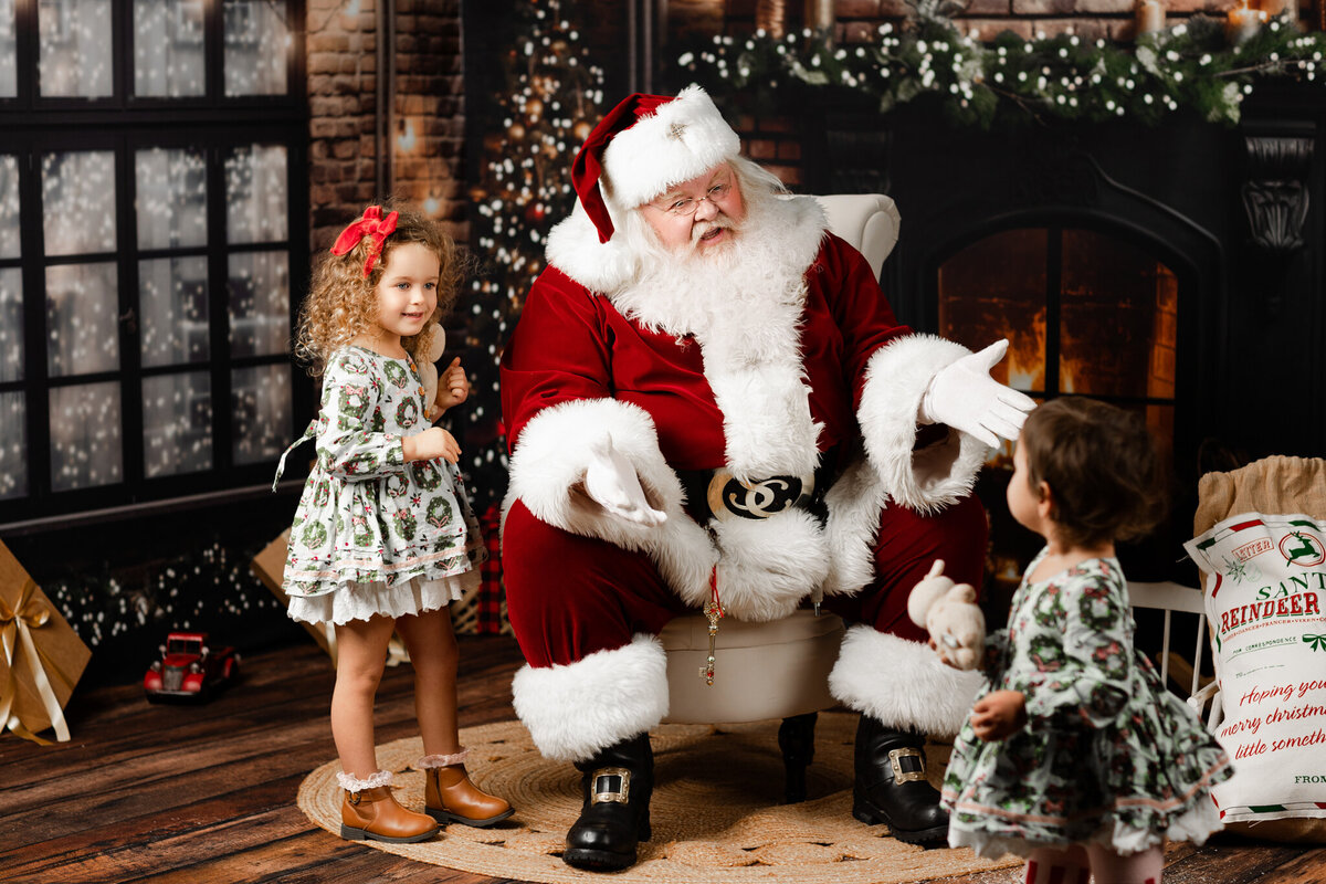 Best NWA holiday photographer, holiday portraits near me, Northwest Arkansas holiday photography, NW Arkansas holiday photos, NWA santa photos