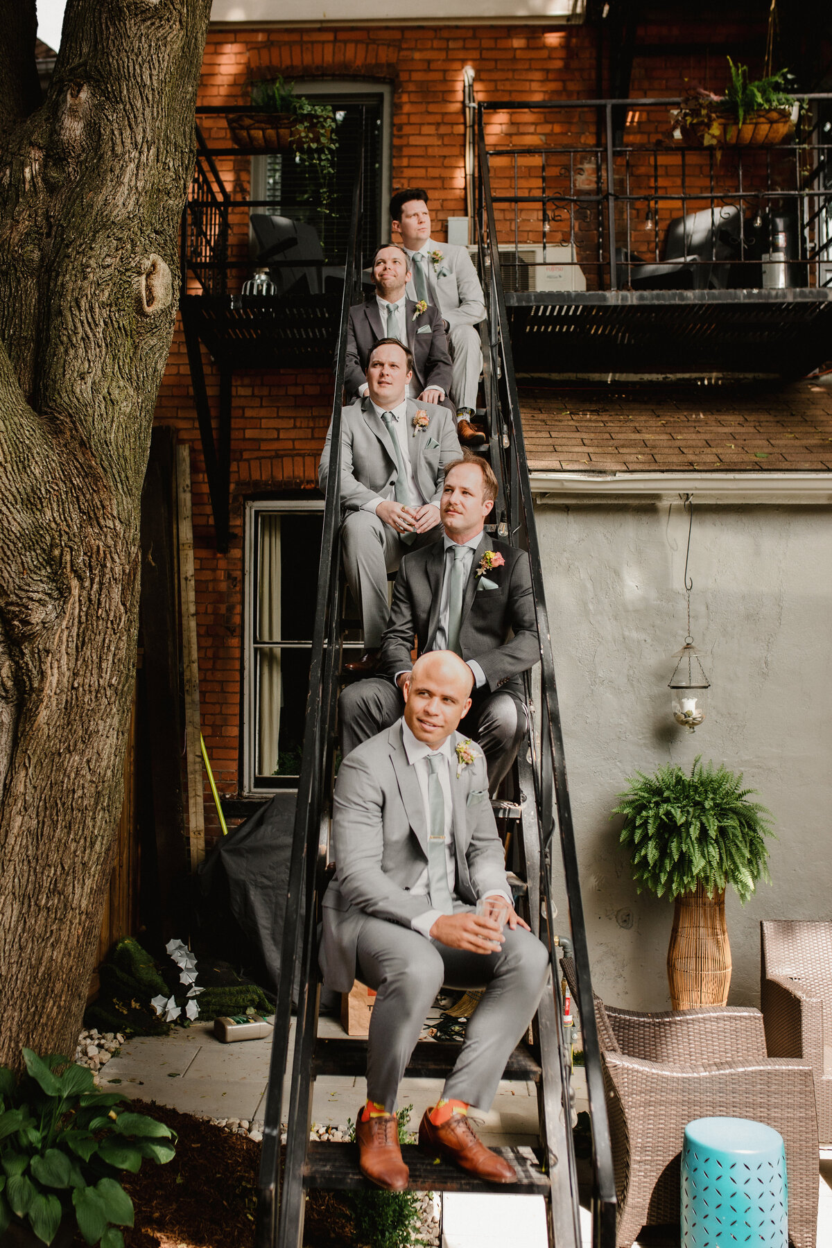 creative wedding party photos Hamilton Ontario
