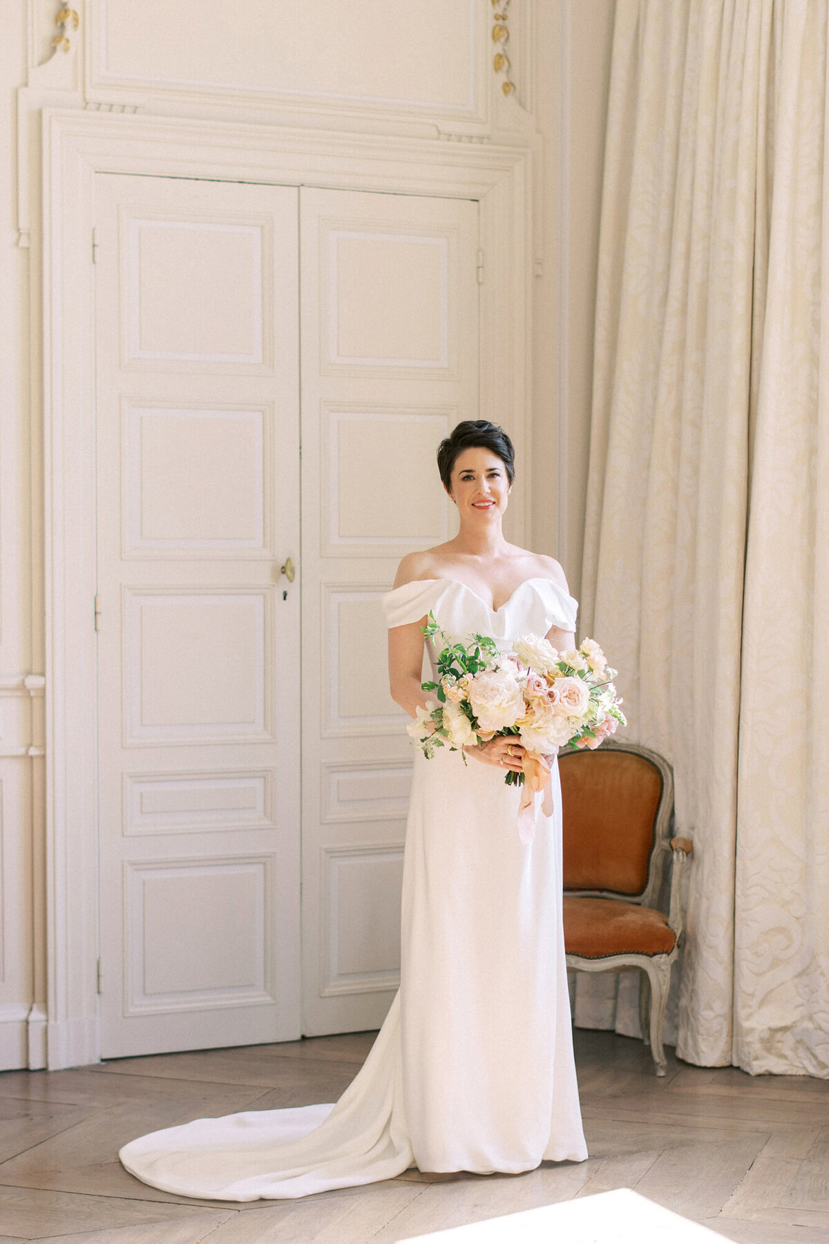 Maïlys Fortune Photography Husband Wife Wedding Weddings Photography France Switzerland Italy Timeless Dreamy Imagery Bilingual French English Destination Weddings Destination Wedding Provence French Riviera Paris Lake Como Tuscany70