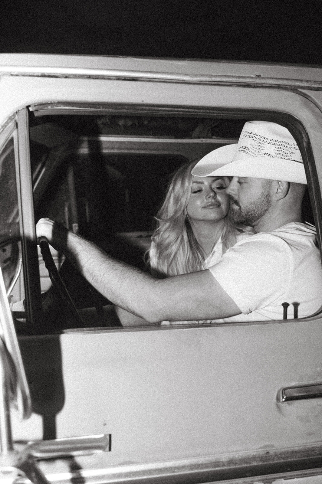 presley-gray-nighttime-western-montana-engagement0230
