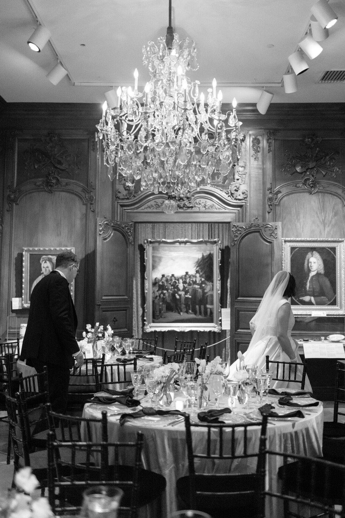 Veronique-Andrew-Chateau-Ramezay-Old-Montreal-Wedding_Reception-Black-and-White-4