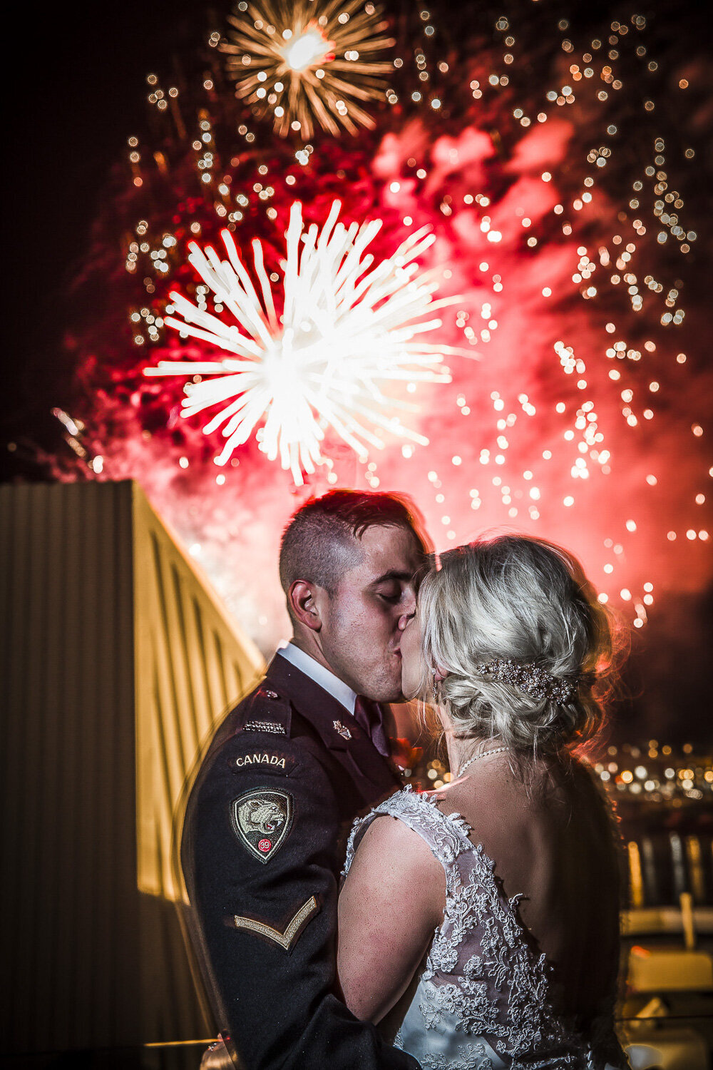 Vancouver-Wedding-Photographer-Victoria-Inn-At-Laurel-Point-New-Years-Eve-Fireworks-001
