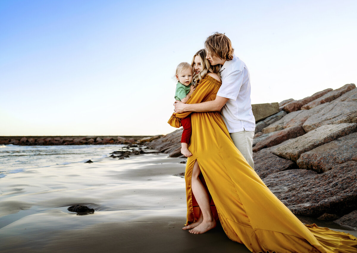 family-yellow-dress-at-surfside-beach