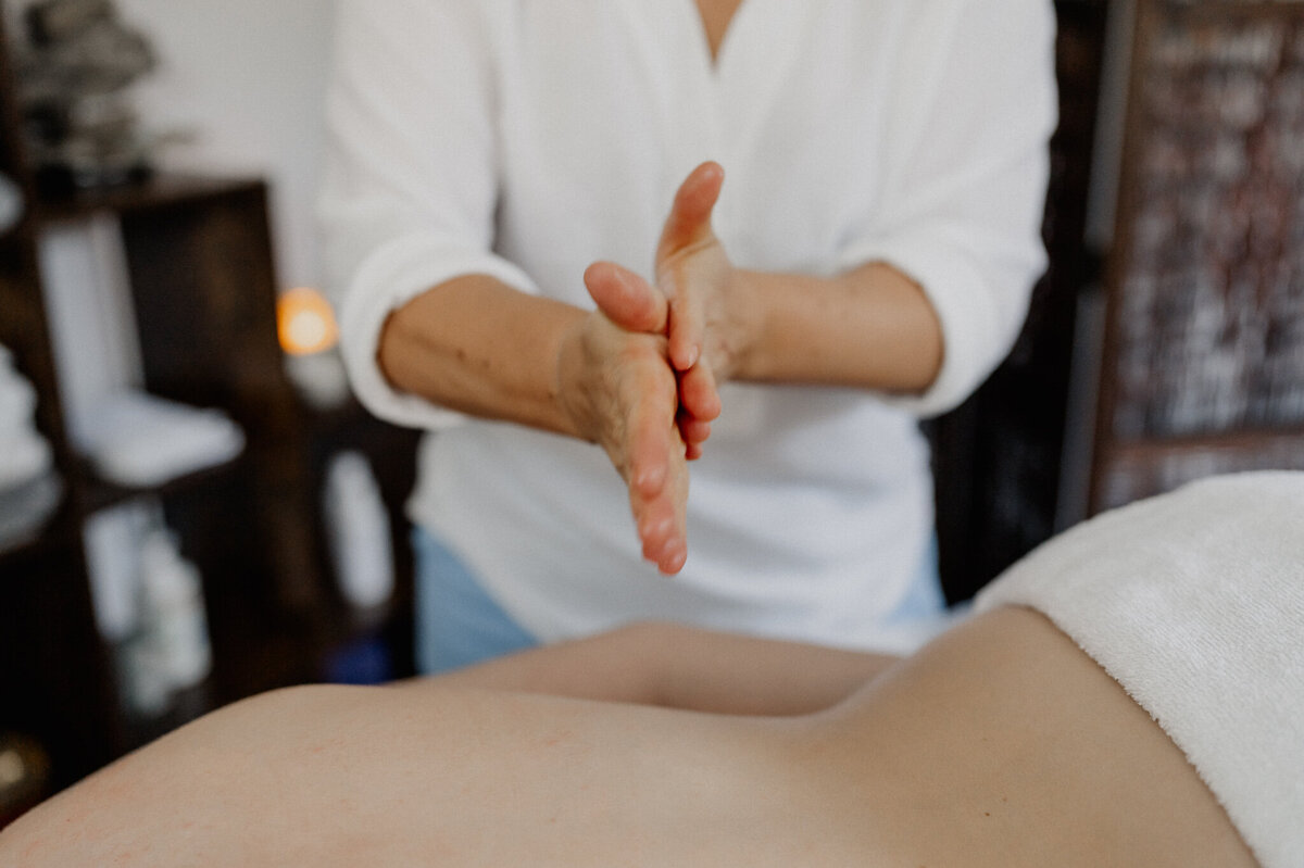 Sannyasa_Menziken_Verena_Krähenbühl_Sven_Krähenbühl_Massage_in_der_Nähe_Reiki_Yoga1