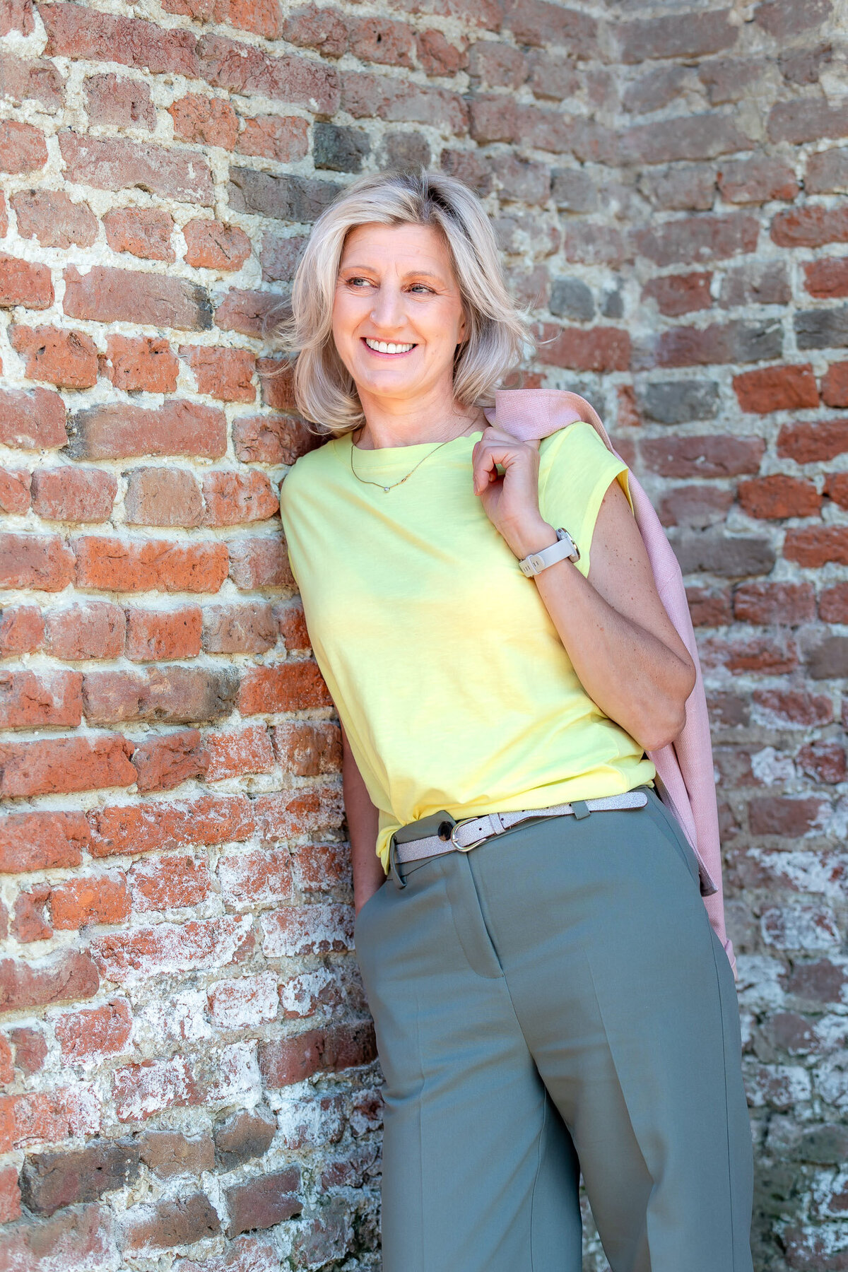 portret-fotograaf-Hellevoetsluis-vrouw-make-over-cityshoot-fotograaf-buitenshoot-745