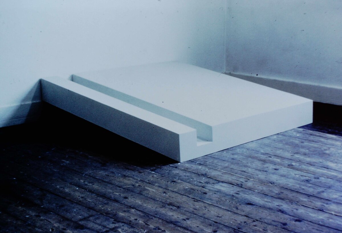 Untitled - fibreglass construction -  35 x 122 x 122 cm         1968_11zon