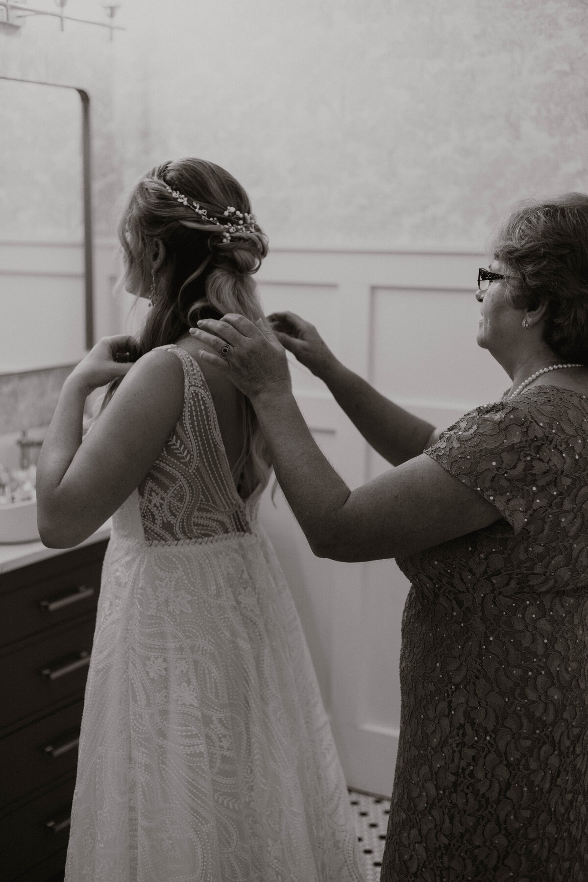 Landoll-Mohican-Castle-wedding
