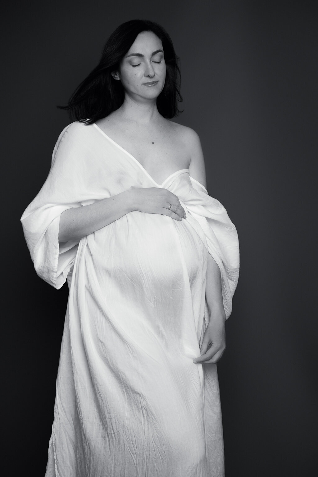 modern-maternity-boudoir-photo-studio-3