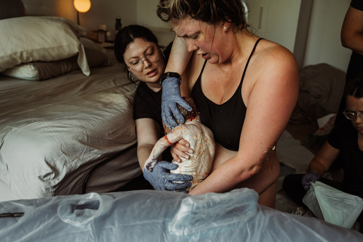home-birth-photography-natalie-broders-g-038