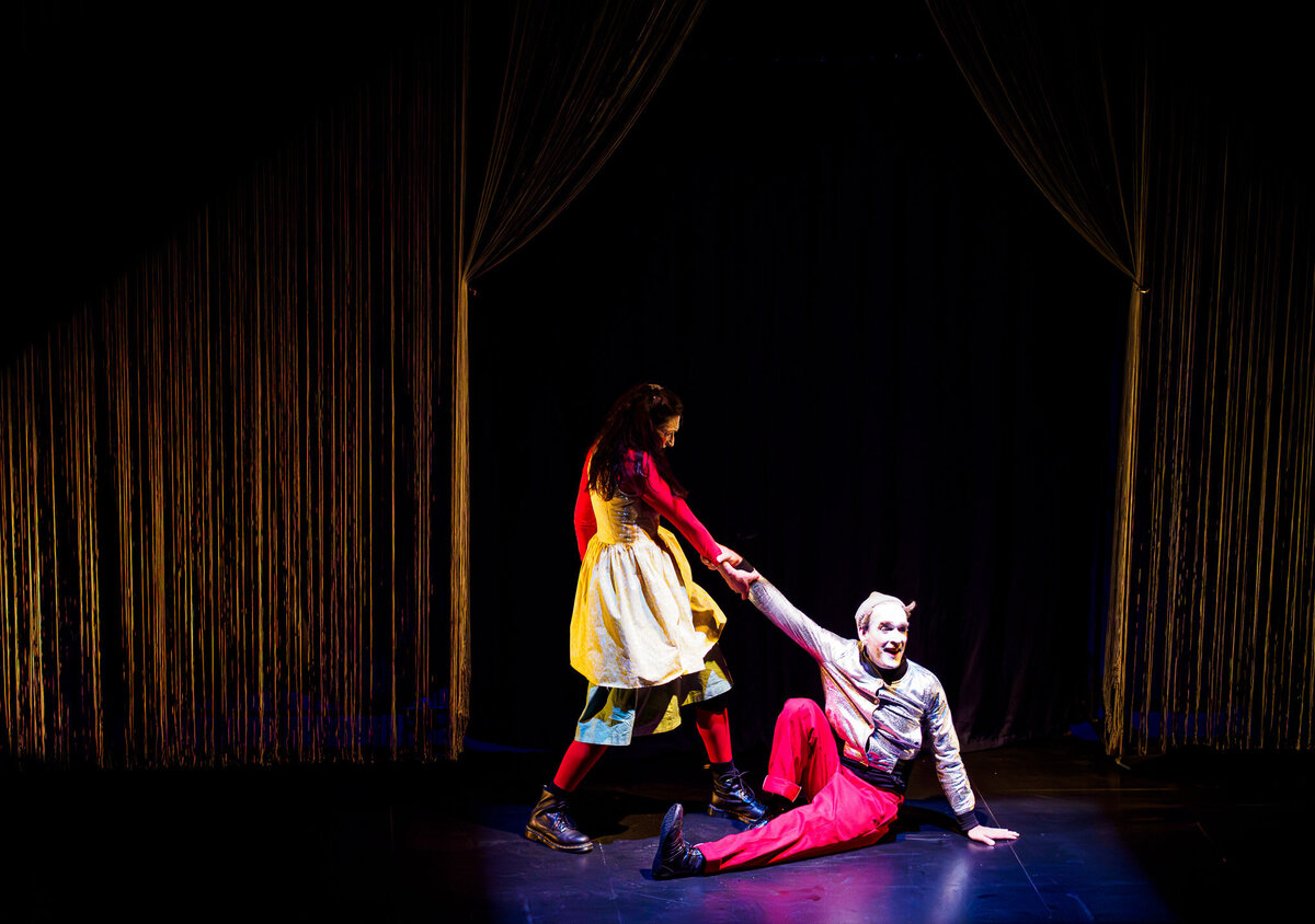 PETER PAN Cie Théâtre Amer mise en scène, adaptation, scénographie Mathieu Coblentz  jeu Judith Périllat,Florian Westerhoff, Jo Zeugma _4130047-2-Enhanced-NR