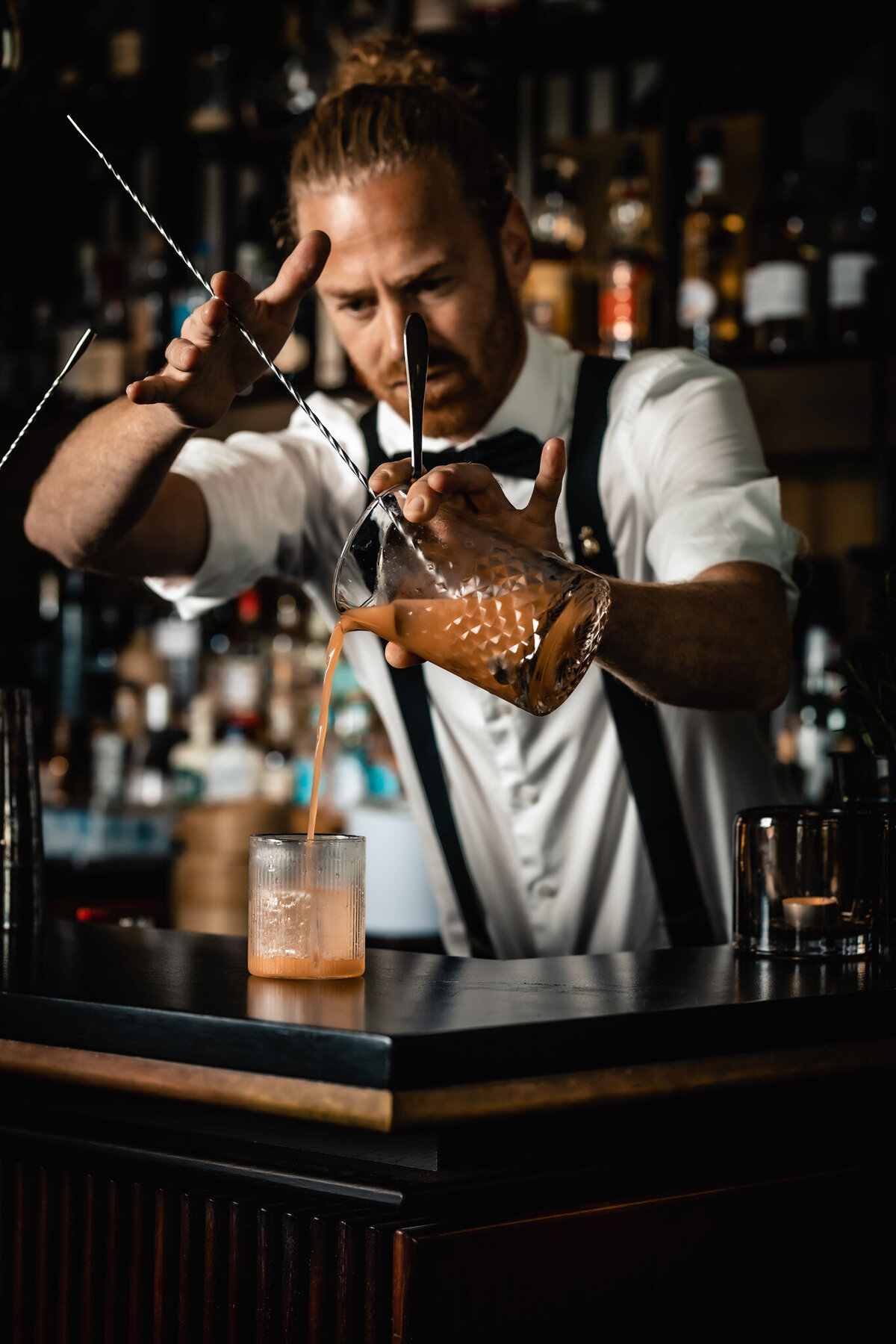 cocktail-shaken-schenken-dark-moody-fotografie-marinda-baak